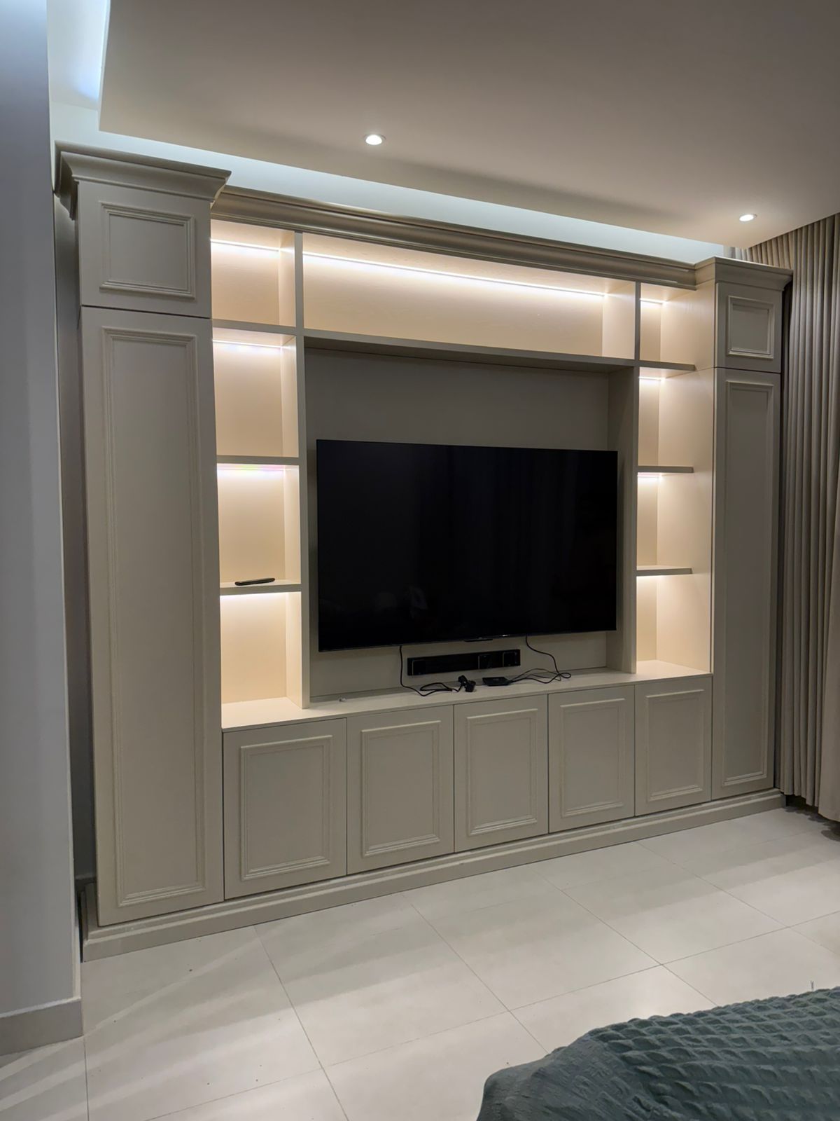 أثاث حسب الطلب