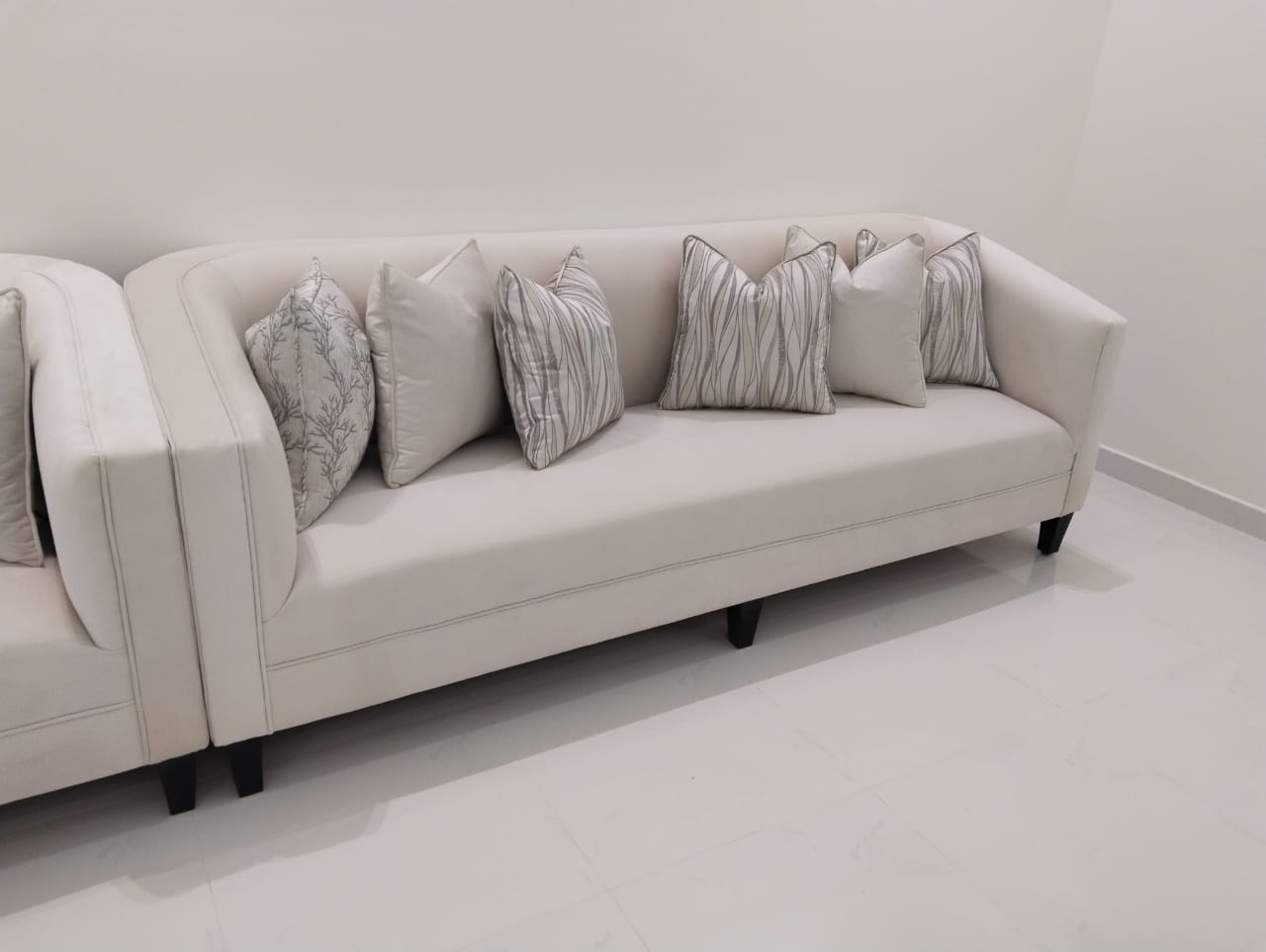 مكتبة جدارية